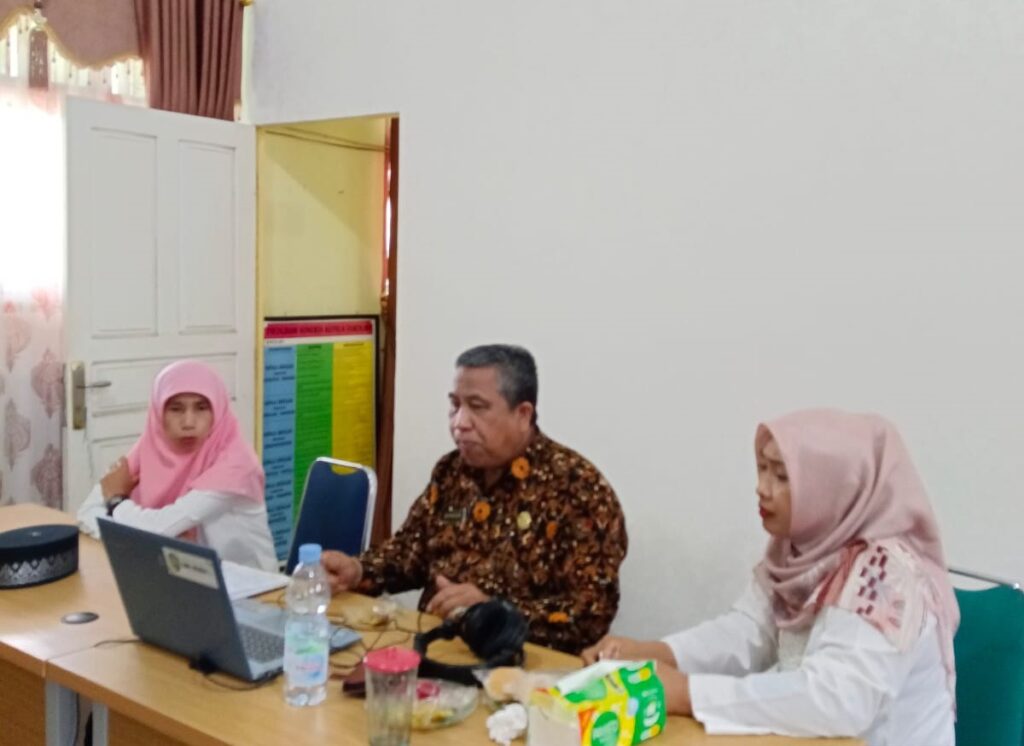 Tim Komite Pembelajaran SMKN 1 Lubuk Basung mengikuti pembukaan zoom meeting pelatihan komite pembelajaran (PKP)